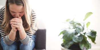 A Guide to Steadfast Prayer in a Crisis image